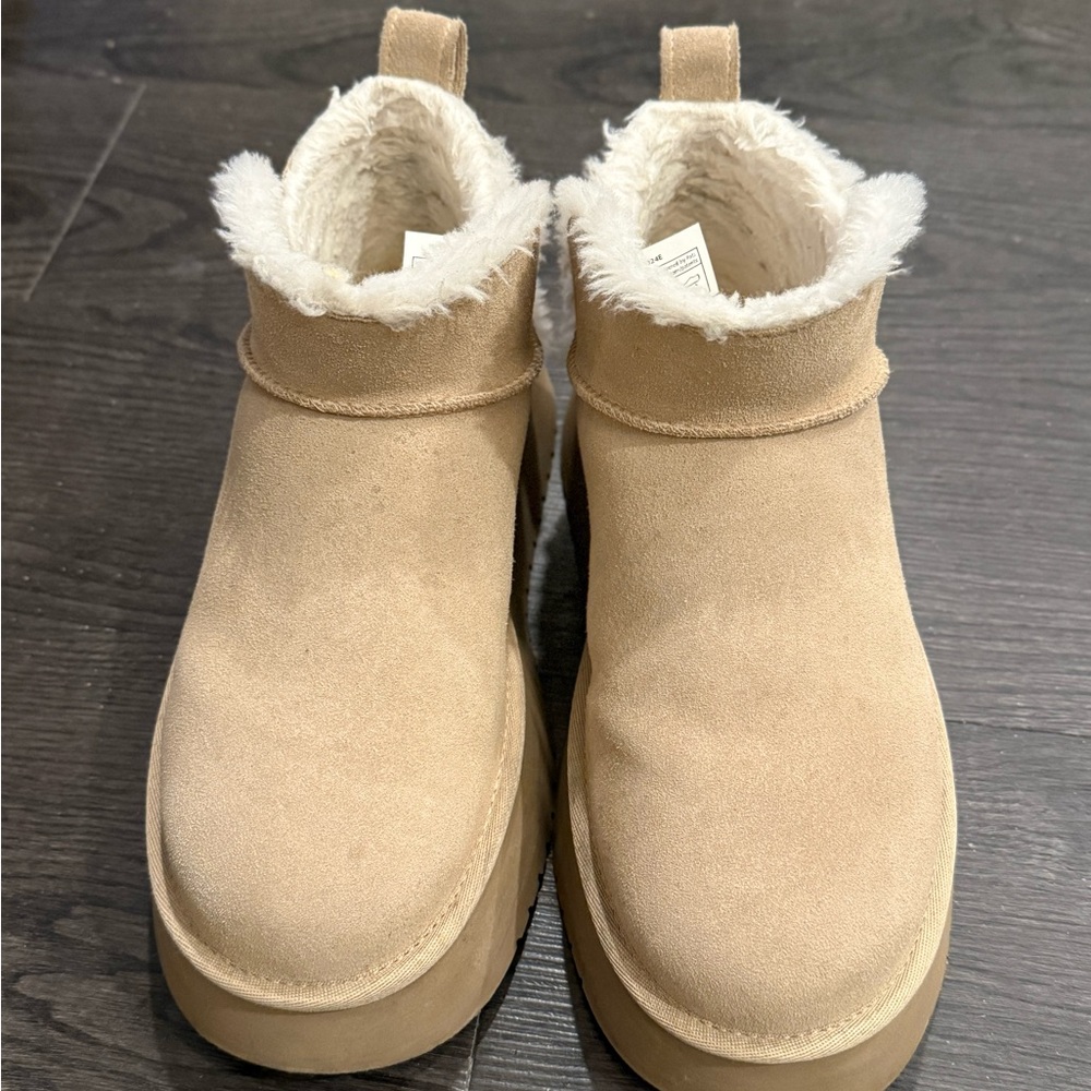 UGG Beige Winter Boots with Faux Fur
